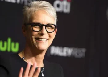 Jamie Lee Curtis Kritik Tren Operasi Plastik dan Hilangnya Penampilan Alami Manusia