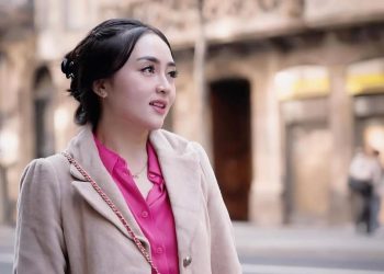 4 Tips Padu Padan Baju dan Sepatu dari Selebgram untuk Tampil Smart Casual hingga Klasik