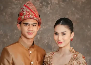 5 Potret Azizah Salsha di Kondangan Bersama Pratama Arhan yang Kini Digugat Cerai