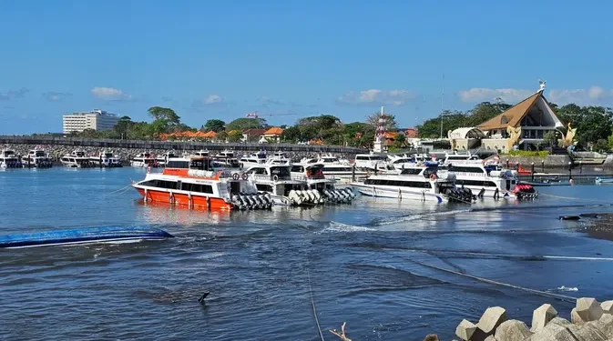 3 Kapal Cepat yang Kandas di Bali