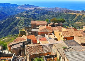 Wisatawan di Desa Prancis Ini Wajib Tanpa Pakaian dan Bayar Rp1,1 Juta