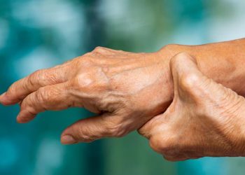 Cinat-cinat Hilang, Ini 6 Air Rebusan Daun untuk Mengatasi Nyeri Sendi