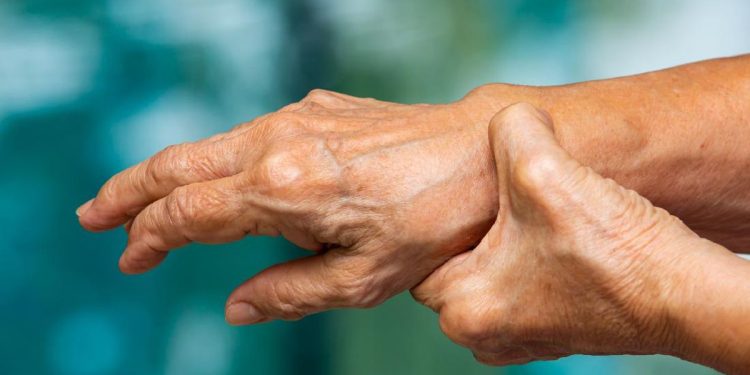 Cinat-cinat Hilang, Ini 6 Air Rebusan Daun untuk Mengatasi Nyeri Sendi