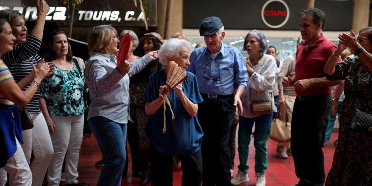 Lantai Dansa Sebagai Hiburan untuk Lansia di Venezuela