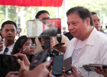 Airlangga Bantah Mundur Sri Mulyani, Tetap Hadiri Sidang Kabinet Prabowo