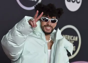 Bad Bunny Jadi Penampil Utama Super Bowl Halftime Show 2026