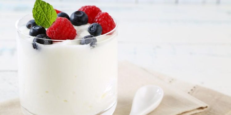 Makanan Penting untuk Wanita Usia 30 Tahun Termasuk Yogurt