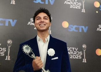 William Roberts Raih Penghargaan Aktor Pendamping Terbaik SCTV Awards 2025 untuk Keluarga