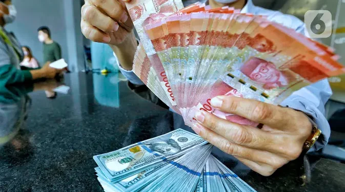 Rupiah Diprediksi Menguat Secara Terbatas Hari Ini