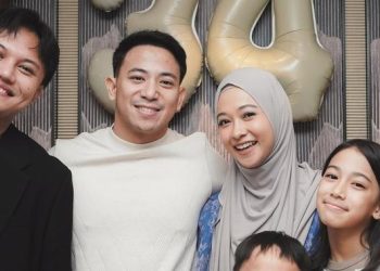 6 Potret Ultah Poppy Bunga ke-34 yang Penuh Kejutan dan Menghadirkan Rizky Febian