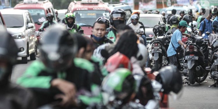 Alasan Tuntutan Pengemudi Ojol Mengenai Status Pekerja Tetap pada Aplikator