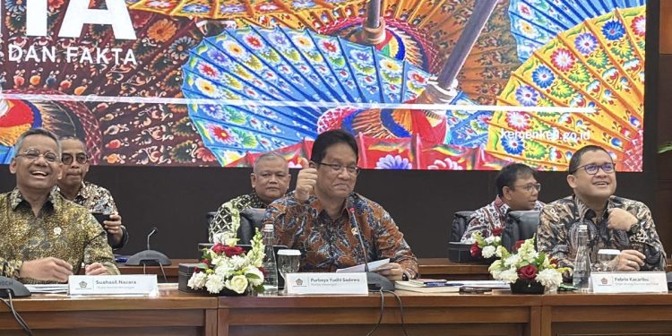 Sinyal Pengurangan Penerima BLT Tahun Depan dengan Syarat dari Menkeu Purbaya