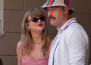 Lagu Opalite di Album Baru Diduga Sindir Mantan Kekasih Travis Kelce Kayla Nicole