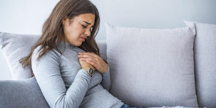 Gejala Penyakit Jantung Selain Nyeri Dada yang Sering Diabaikan