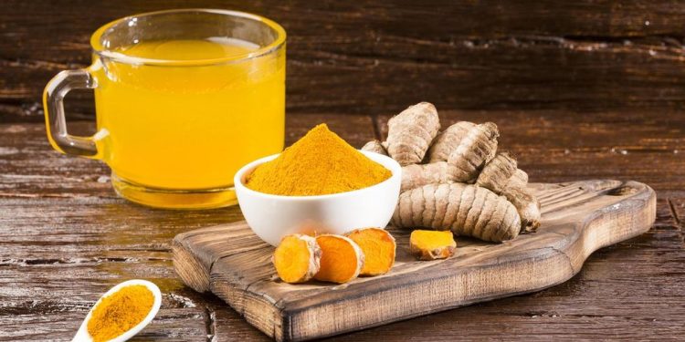 3 Minuman Pagi yang Membantu Detoksifikasi Hati dan Ginjal