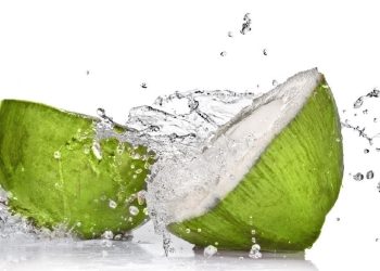 Rahasia Kesehatan di Balik Kebiasaan Minum Air Kelapa Setiap Hari