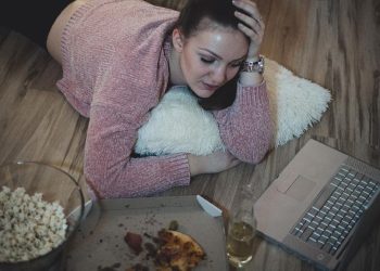 7 Makanan yang Tanpa Disadari Dapat Memicu Stres