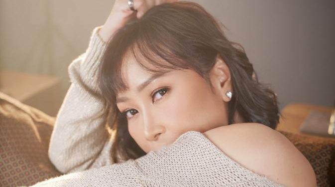 Penyanyi Vitalia Luncurkan Lagu Baru Hadirmu, Diskusikan Sumber Kebahagiaan dan Alasan Bangkit