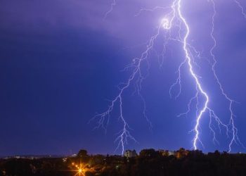 Petaka Petir Ganas Bertahun-tahun Menewaskan Korban di Depok