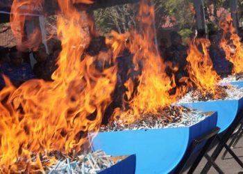 Bea Cukai Hancurkan Gudang Rokok Ilegal di Bandung dengan Nilai Miliaran