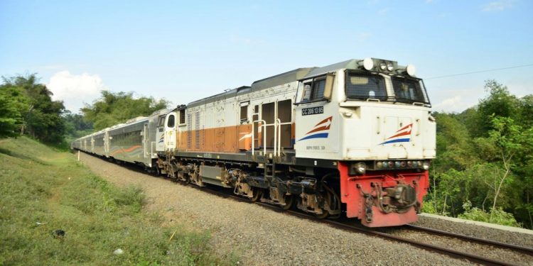 Kereta Api Tambahan Selama Libur Nataru, Cek Jadwal dan Rutenya