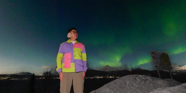 Catatan Penulis Ajak Mitra Kerja ke Eropa Terharu Lihat Aurora dan Langit Subuh