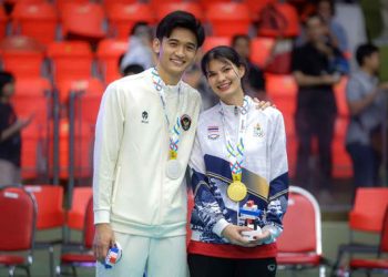 Momen Romantis Alfin Daniel Pratama dan Kekasih Usai Final Voli Putra SEA Games 2025