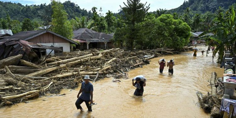 Perusahaan Tambang Bantu Korban Banjir di Sumatera
