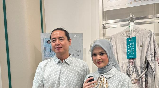 Cut Meyriska Jadi Muse Desainer Unilahwati untuk Koleksi Busana Terbaru dan Istri Elegan