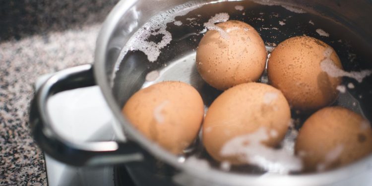 Waktu Tepat Merebus Telur Agar Mendapatkan Hasil Sempurna