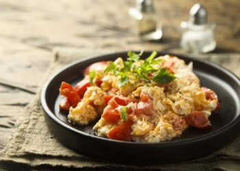 Sarapan Telur atau Oatmeal, Mana yang Lebih Sehat dan Mengenyangkan?