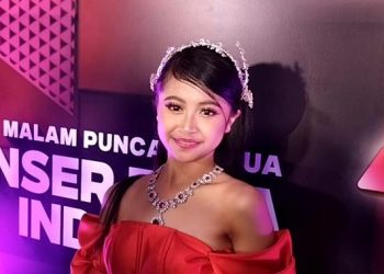 Tasya DA7 Puji HUT 31 dengan Pilihan Terima Bibit Pohon daripada Karangan Bunga