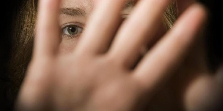 Ciri-ciri Perilaku Grooming yang Perlu Diwaspadai Orang Tua