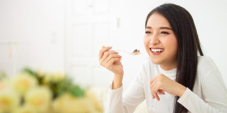 Waspadai, 7 Kebiasaan Ini Dapat Menyebabkan Makan Berlebihan