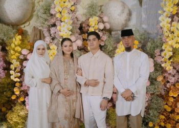 6 Potret Gamis dan Kebaya di 7 Bulanan Alyssa Daguise, Sangat Menawan