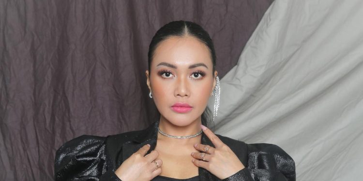 Denada Minta Maaf pada Ressa, Jelaskan Alasan Tak Merawat Anak Saat Baru Lahir