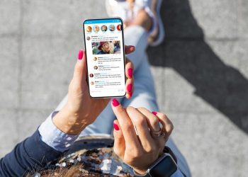 Bukan Introvert, Ini 5 Alasan Seseorang Jarang Membagikan di Media Sosial